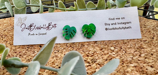 Mini Monstera leaf stud
