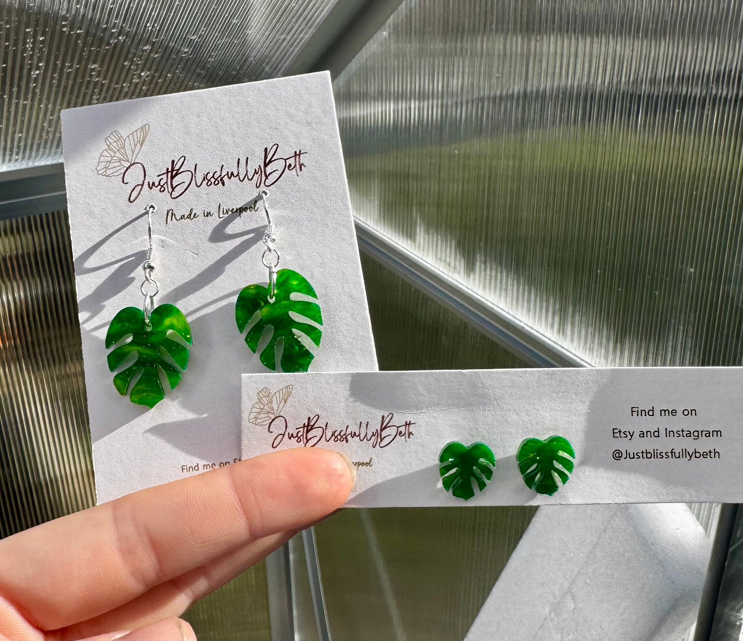 Monstera leaf earring